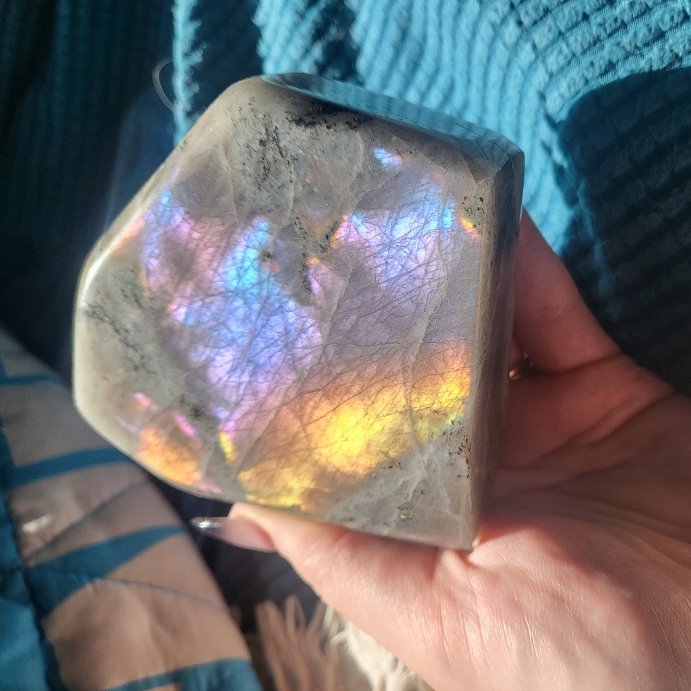 Labradorite free form
